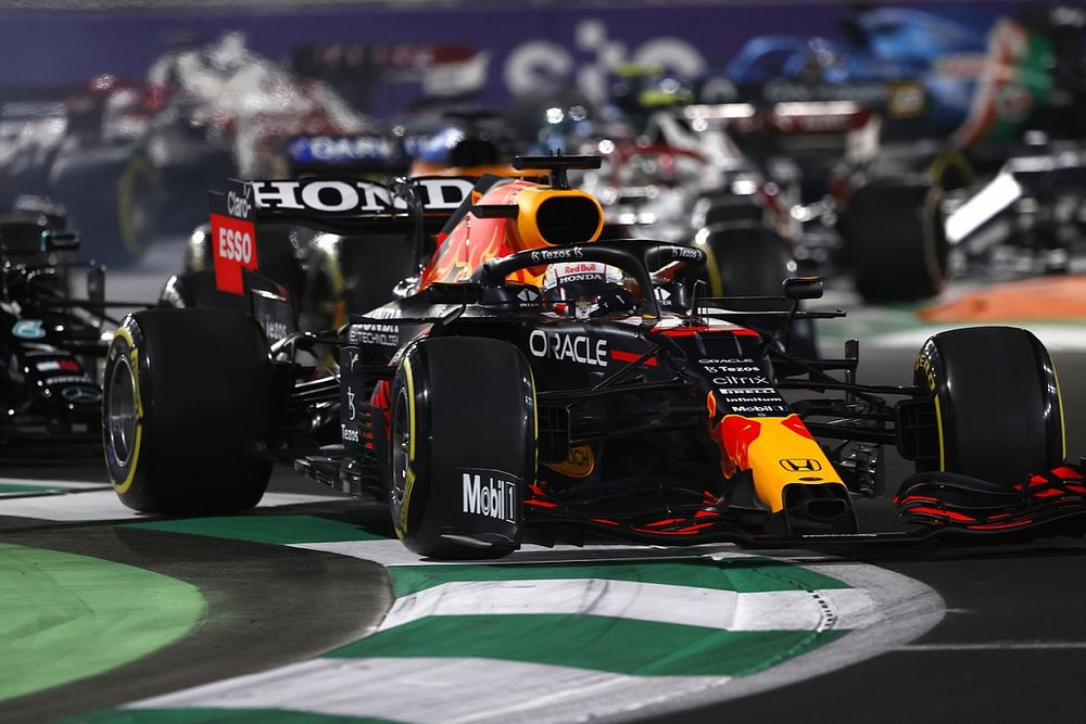Verstappen: Nem érte meg tovább harcolni