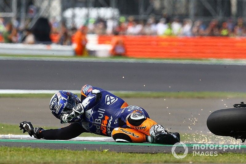 Oliveira, con un hombro lesionado, podría estar tres meses de baja
