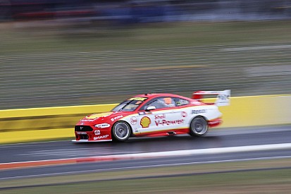 Bathurst 1000: McLaughlin fastest as rain shakes up qualifying