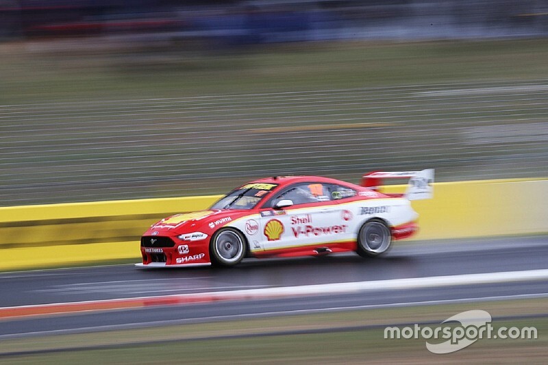 Bathurst 1000: McLaughlin fastest as rain shakes up qualifying