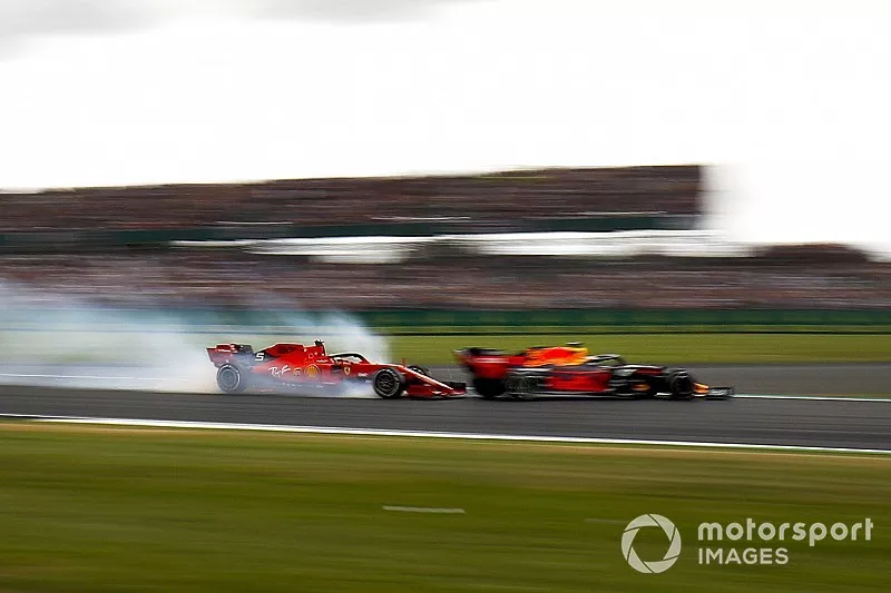 Sebastian Vettel, Ferrari locks up and runs into the back of Max Verstappen, Red Bull Racing RB15