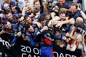 Kvyat: “Een horrorfilm en zwarte komedie tegelijk”