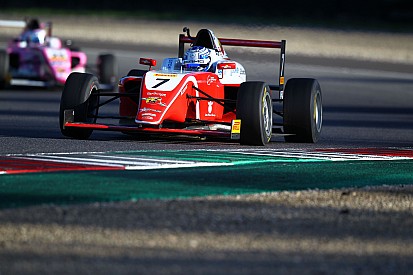Mugello, Gara 1: Hauger e Petecof KO, ne approfitta Paul Aron