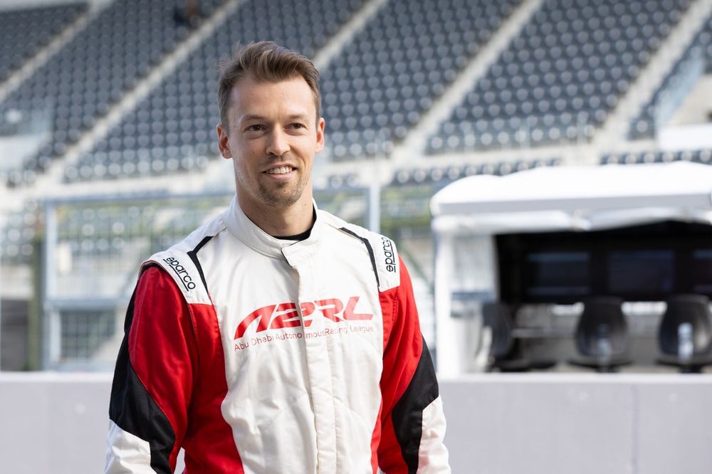 ダニール・クビアトがスーパーGT・GT300参戦を表明！ JLOCでランボを