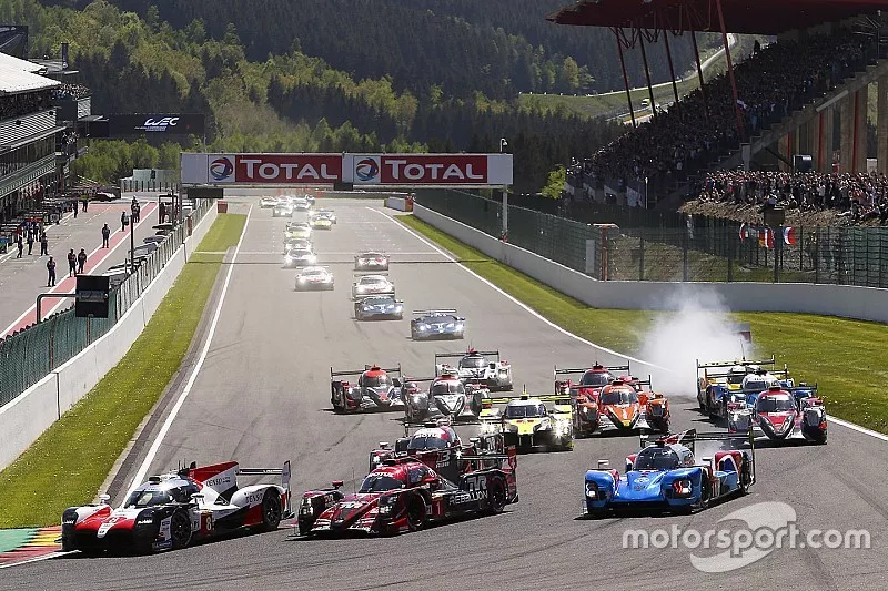 Start: #8 Toyota Gazoo Racing Toyota TS050: S&eacute;bastien Buemi, Kazuki Nakajima, Fernando Alonso leads