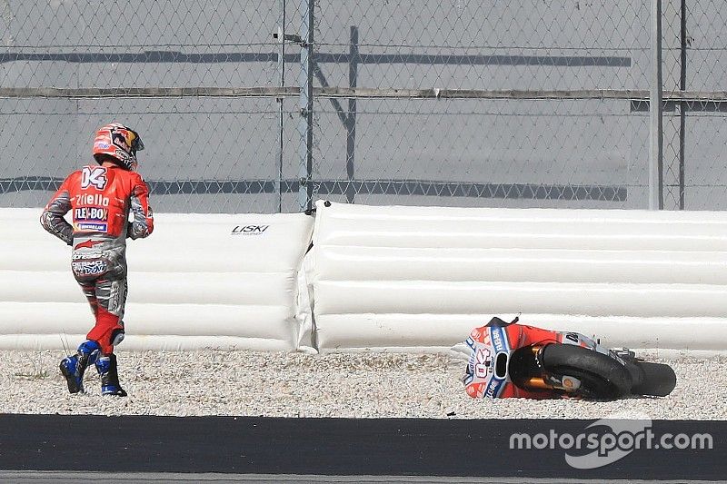 Andrea Dovizioso, Ducati Team after crash