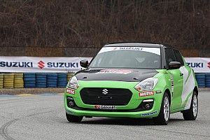 Suzuki Swift RS 1.0: la sostenibile leggerezza dell'essere nei rally