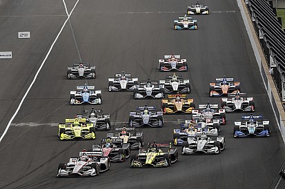Johnson diz que analisa participação em corridas da Indy