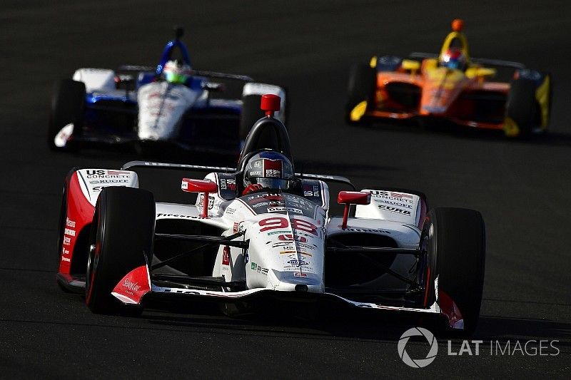 Marco Andretti marca el paso a la mitad del segundo día de pruebas