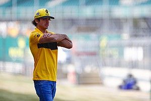 Sainz wants next F1 contract to be two-year deal