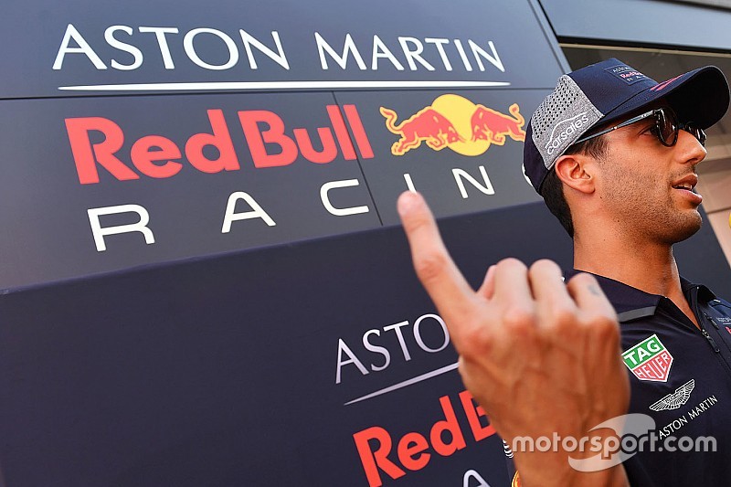 Риккардо получит нового гоночного инженера, если останется в Red Bull