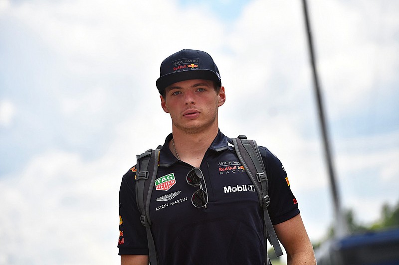 Verstappen: “In Singapore betere kans op zege dan in Hongarije”