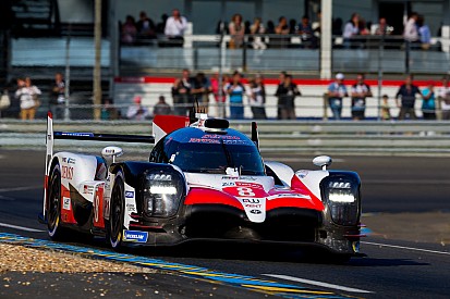 Le Mans 24h: Toyotas a lap clear after four hours