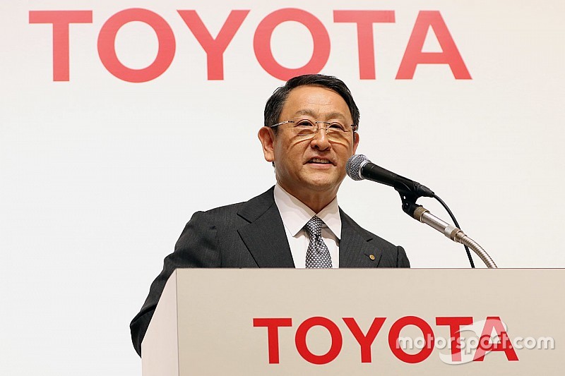 L'omaggio del presidente Toyota alla Porsche