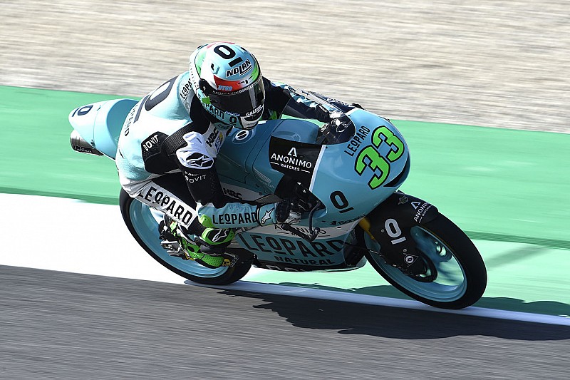 Bastianini se lleva una carrera con múltiples caídas