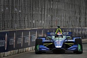 Alexander Rossi centra sul bagnato la pole per Gara 2 a Detroit