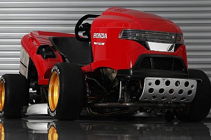 Відео: найшвидша у світі газонокосарка Honda у Гудвуді