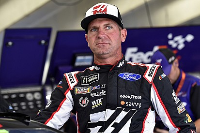 Clint Bowyer leads Ford armada in first Cup practice at Daytona