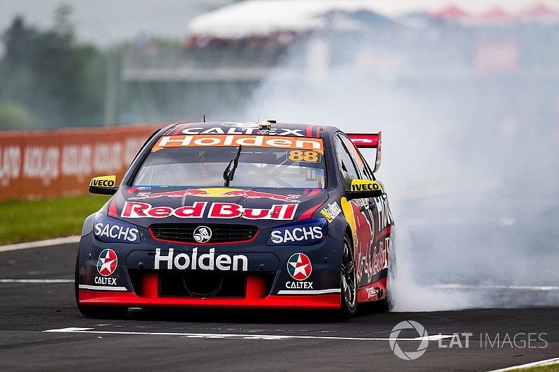 Le vainqueur Jamie Whincup, Triple Eight Race Engineering Holden