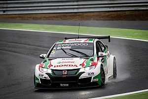 Чилтон и Михелиц выиграли гонки WTCC в Японии