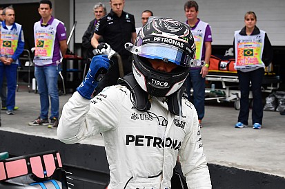 Bottas roba a Vettel la pole en Brasil