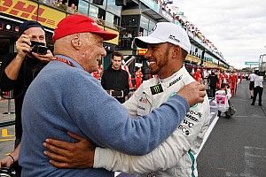 Hamilton: 'Teria sido campeão só uma vez se não fosse por Lauda'
