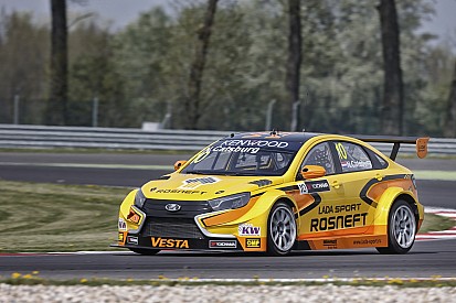 Slovakia WTCC: Catsburg tops final practice ahead of Volvo duo