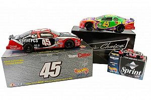Venderán memorabilia de Adam Petty para causa benéfica