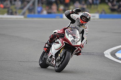 Camier doublement vainqueur d'Hayden à Donington