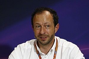 FIA announces exit of F1 executive director Bayer