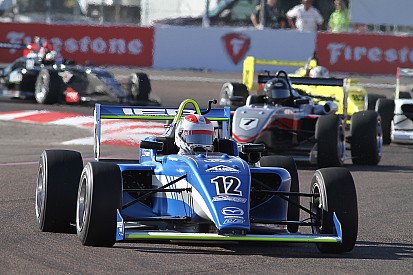 Moisés de la Vara inicia con buen paso en la USF2000