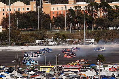 Mixed results for Canadian drivers at Daytona