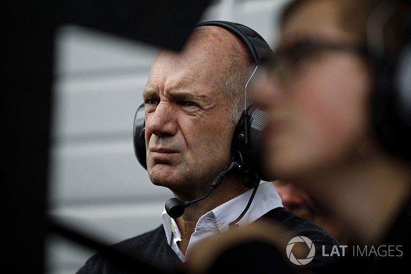 L’Equipe: Ньюи оставит пост технического руководителя Red Bull Racing