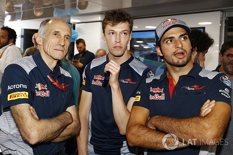 Sainz harap Kvyat bisa kembali ke F1 "secepatnya"