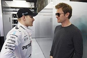 Mercedes: plano B é necessário após drama de Rosberg