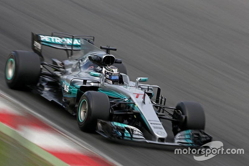 Bottas e Massa mantêm tempos da manhã e acabam dia na frente