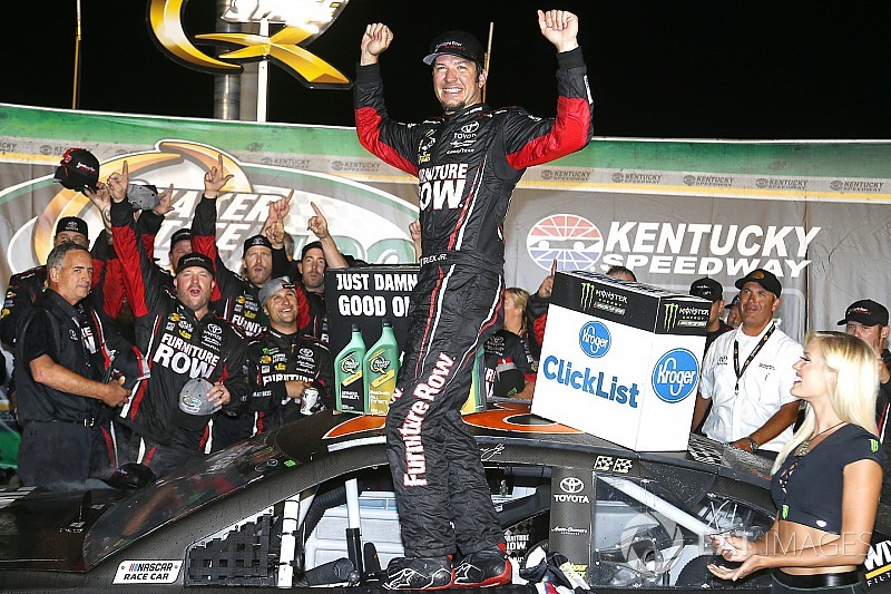 Truex Jr domina e vence etapa de Kentucky da NASCAR Cup