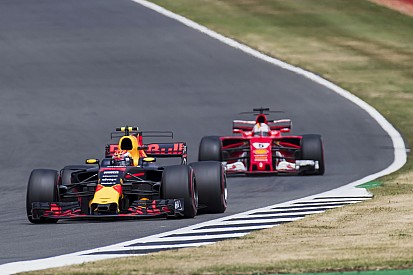 Vettel és Verstappen ádáz csatája: elölről-hátulról