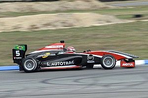 Pedro Piquet conquista pódio em campeonato na Nova Zelândia