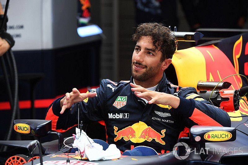 Ricciardo: "Male l'assetto a basso carico. Domani lo cambio!"