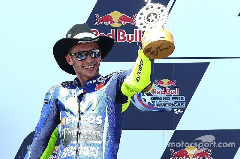 Podio: il secondo classificato Valentino Rossi, Yamaha Factory Racing