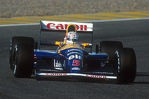 Legendás és klasszikus világbajnok autót kínálnak eladásra: FW14B