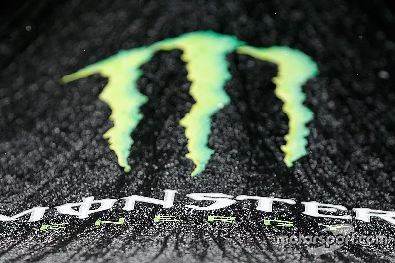 Logo im Regen: Monster Energy