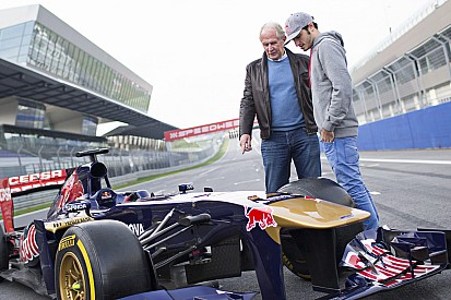 Marko: "Sainz'ı Verstappen'e odaklanmak için seçmedik"