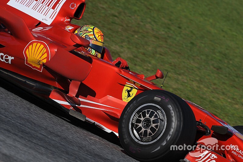 Galería: cuando pilotos de F1 y MotoGP se cambian por un día