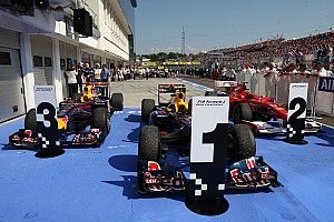 Newey, Vettel ve Webber'in sürüş tarzını karşılaştırdı