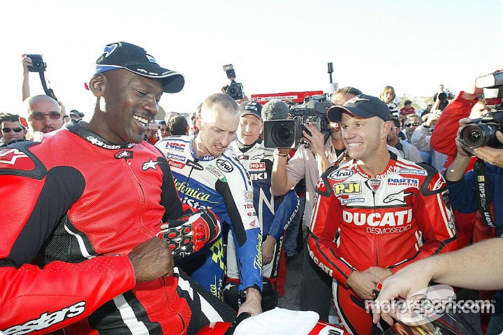 Ezpeleta: “En MotoGP el problema del racismo no lo tenemos”