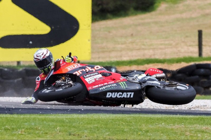 Álvaro Bautista, el piloto con más caídas en WSBK