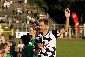 Csütörtök este Vettel és csapatfőnöke „ellenfelek” lesznek