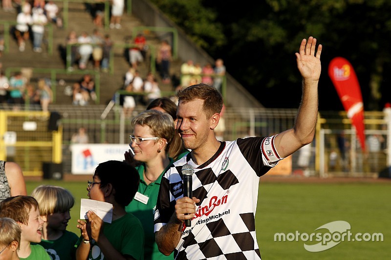 Csütörtök este Vettel és csapatfőnöke „ellenfelek” lesznek